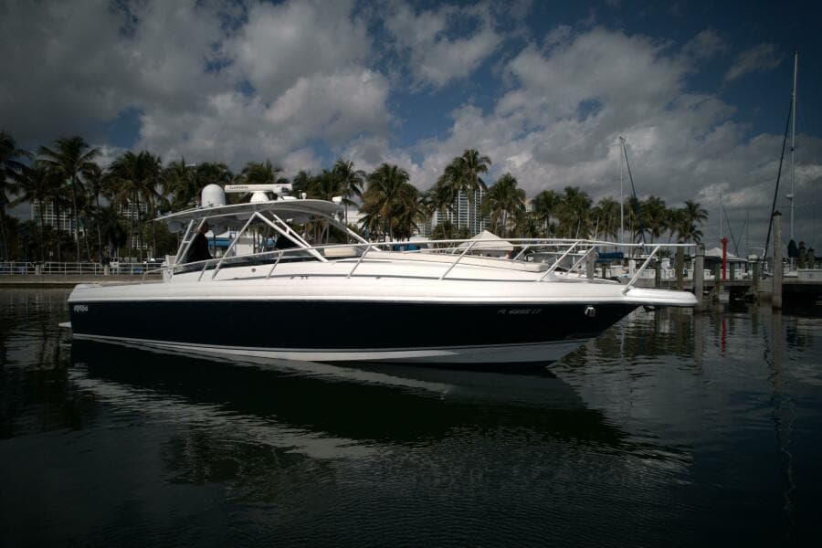 2002 Intrepid 377 Walkaround Cuddy