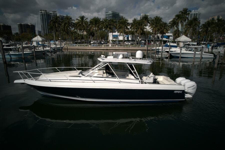 2002 Intrepid 377 Walkaround Cuddy