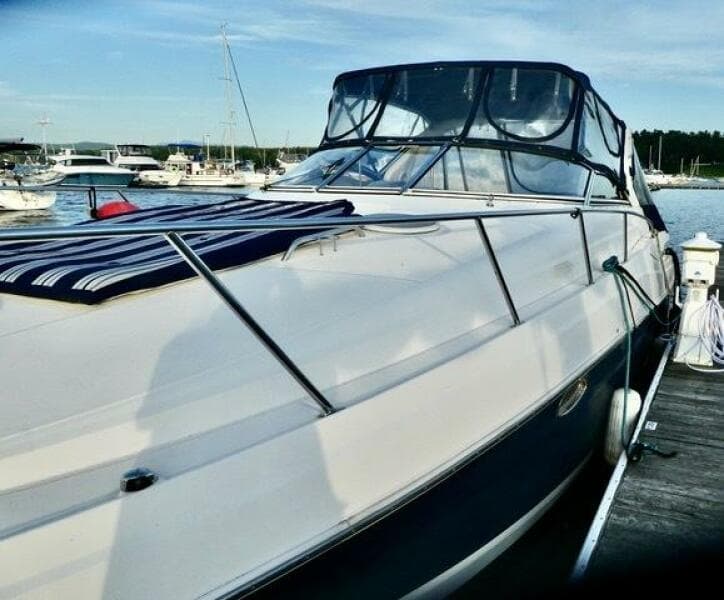 2005 Regal 3560 Commodore