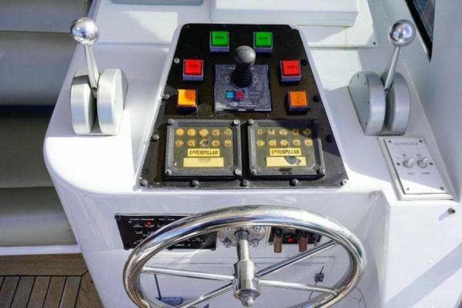 1997 Hatteras 90 - Photo 54
