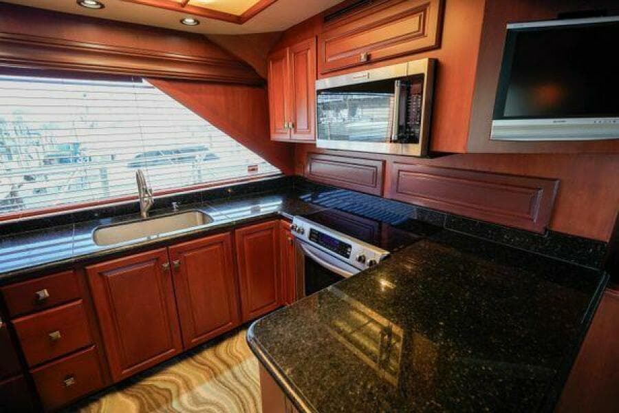 1997 Hatteras 90 - Photo 15