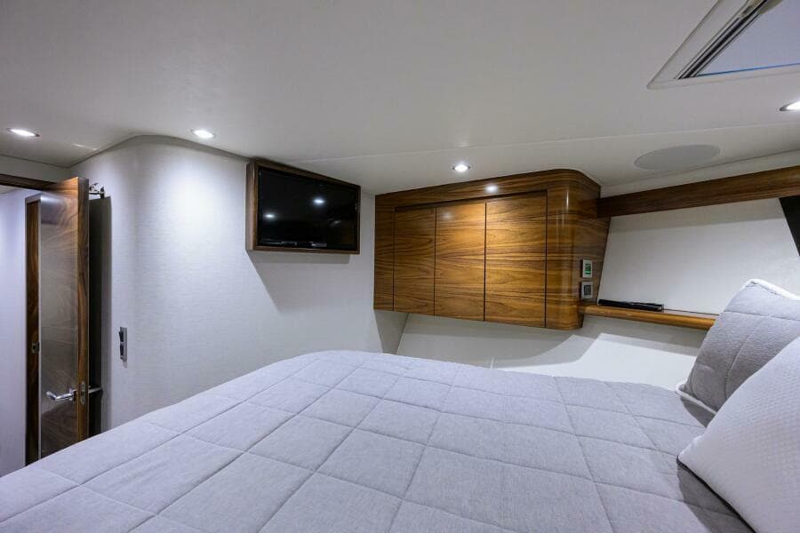 Viking 54 - TROUBLE FREE - Forward Stateroom