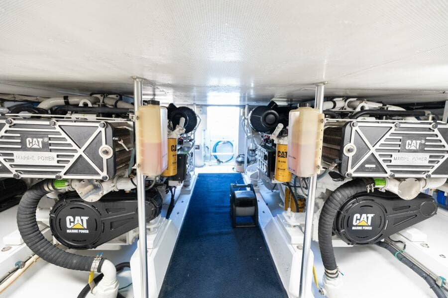 1998 Miller Marine 60 Convertible - Photo 36