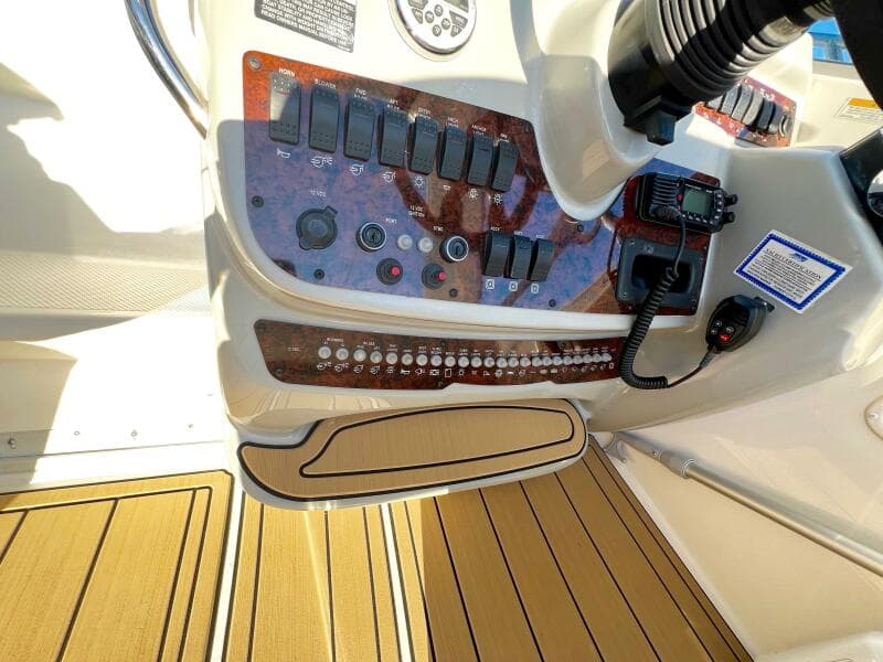 2012 Bayliner 335