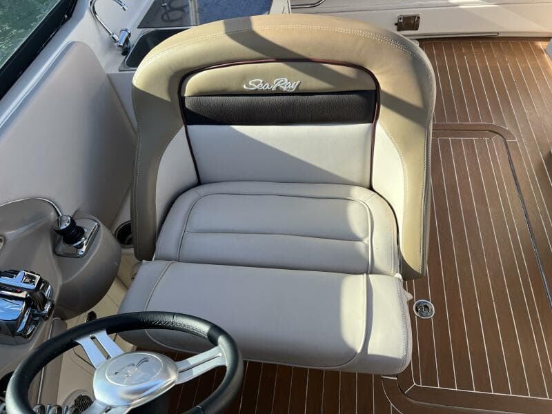 2012 Sea Ray 300 SLX