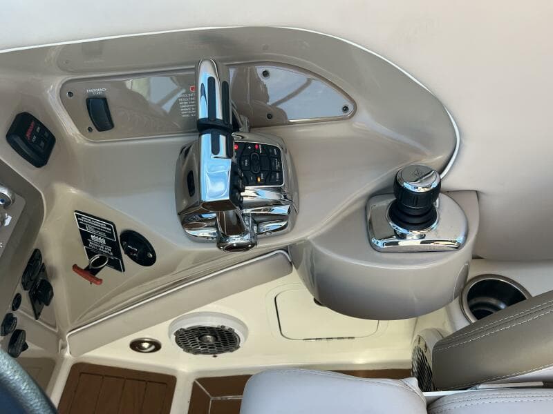 2012 Sea Ray 300 SLX