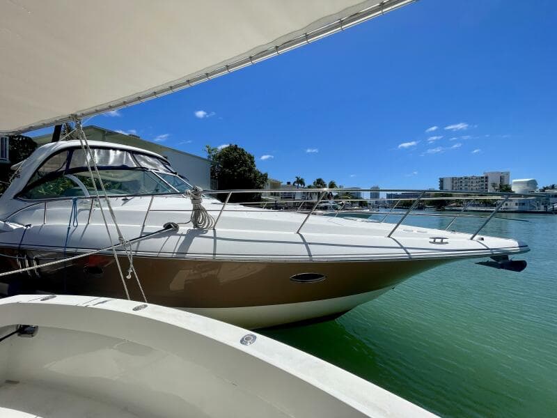 2006 Cruisers Yachts 420 Express