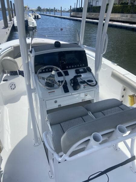 2022 Sportsman Open 232 Center Console