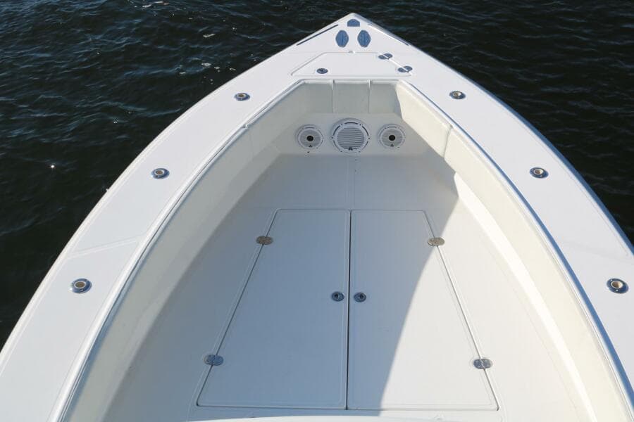 2008 Venture 39 Center Console