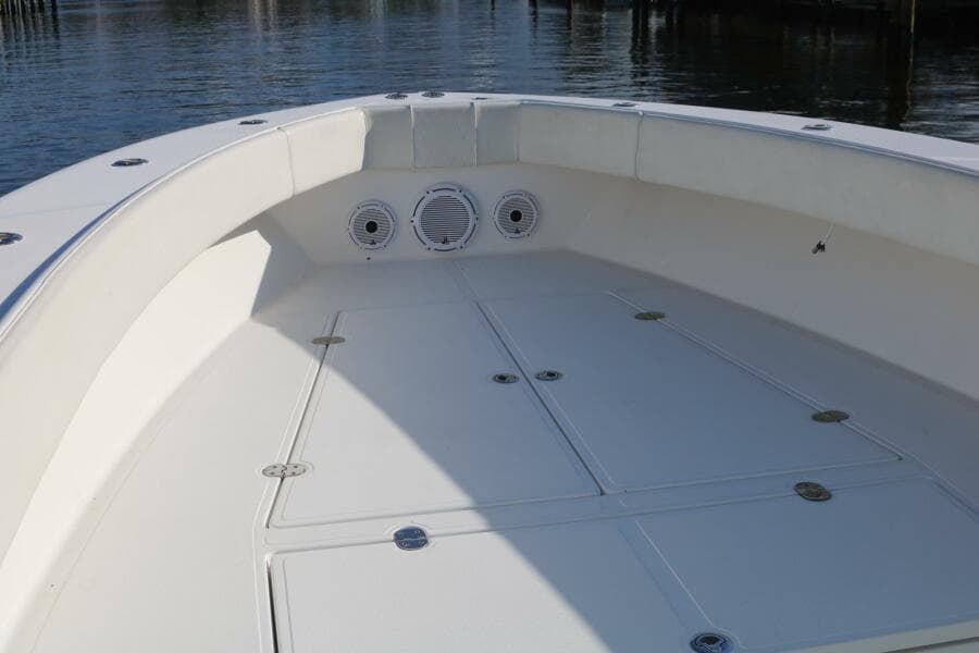 2008 Venture 39 Center Console