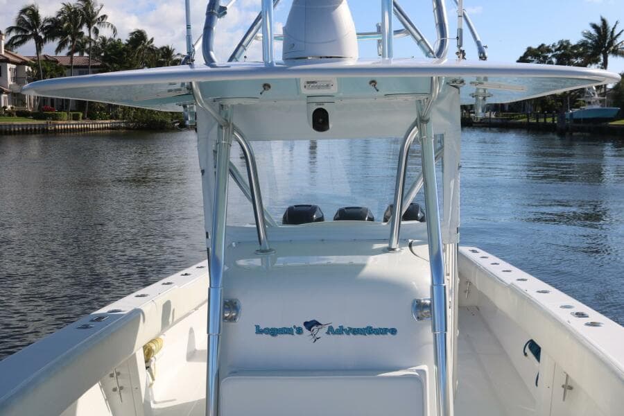 2008 Venture 39 Center Console