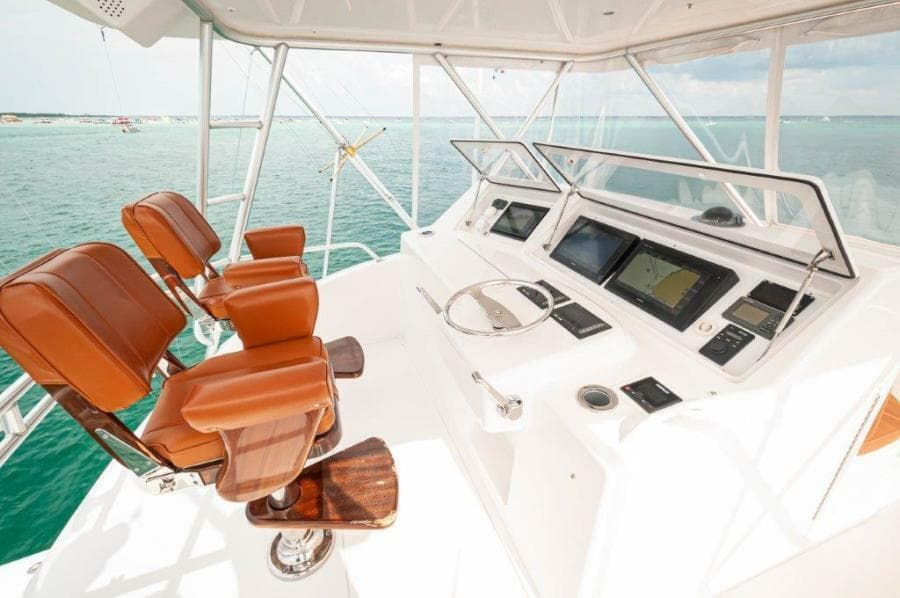 2006 45 Viking Convertible Helm (3)