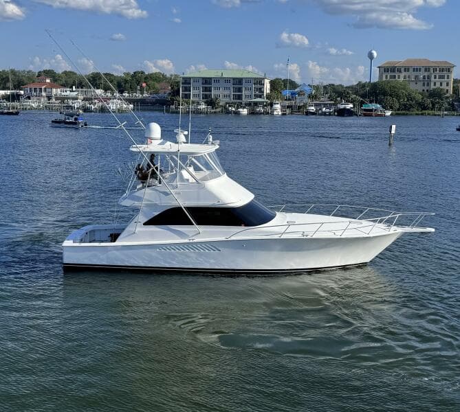 2006 45 Viking Convertible- STBD Profile