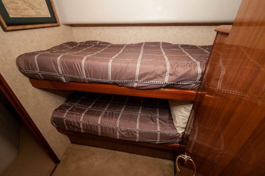2006 45 Viking Convertible Bunk Room (2)