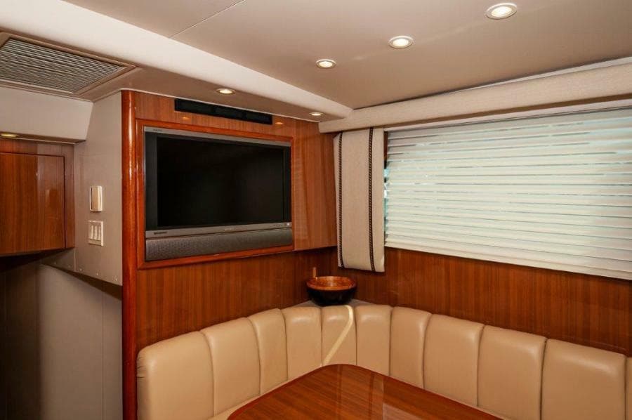 2006 45 Viking Convertible Dinette (3)