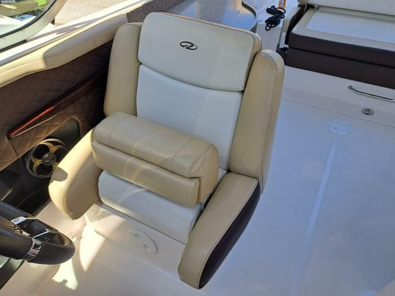 2014 Regal 2700 Bowrider