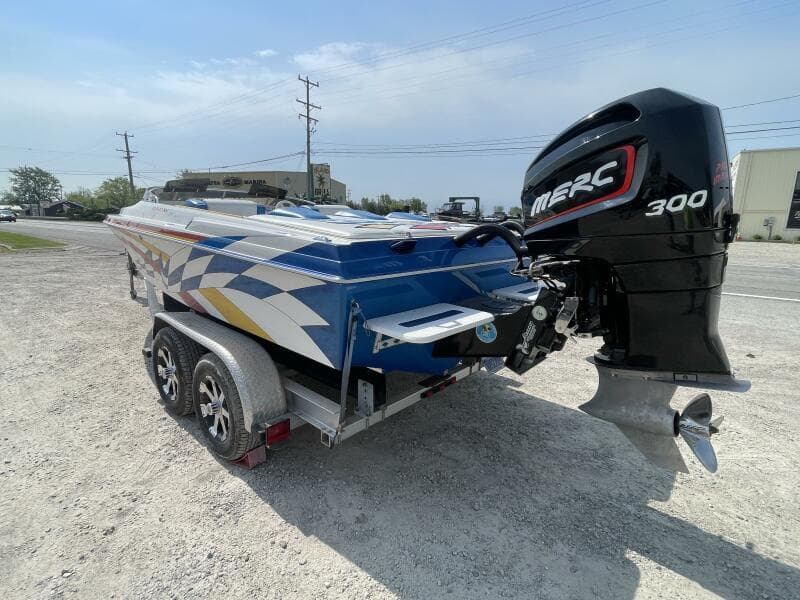 2000 Advantage 21 SR Outboard