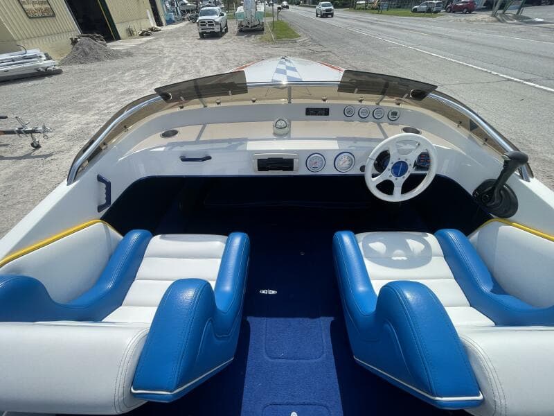 2000 Advantage 21 SR Outboard