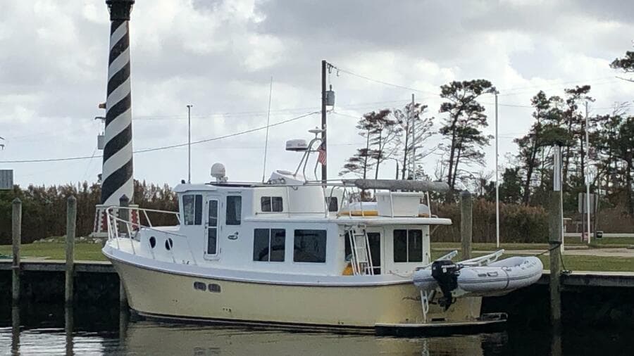 2001 American Tug 34