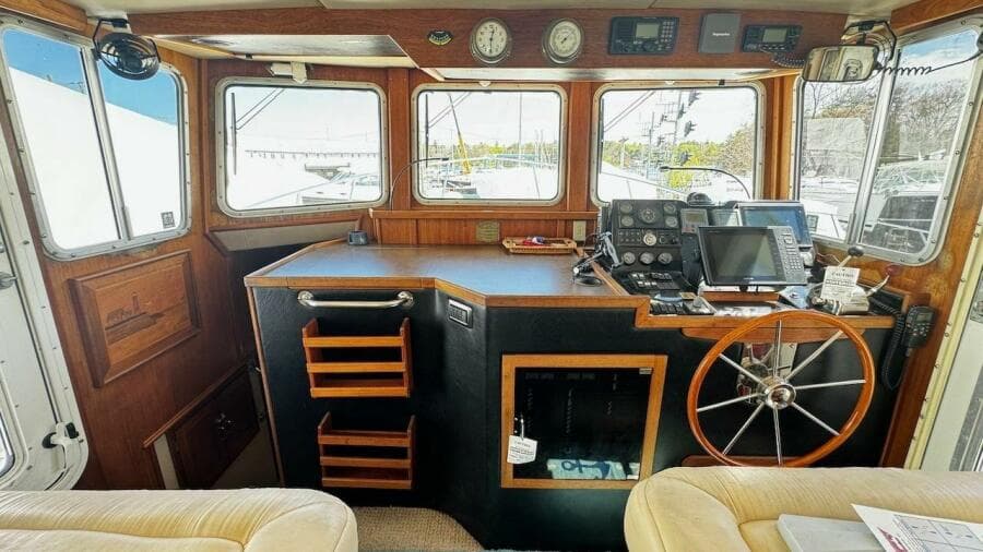 2001 American Tug 34