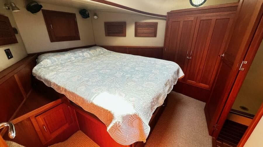 2001 American Tug 34