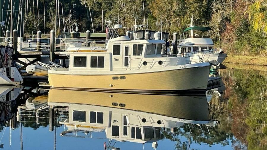 2001 American Tug 34