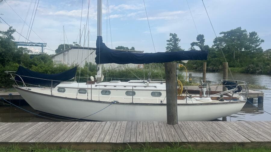 1981 Cape Dory 