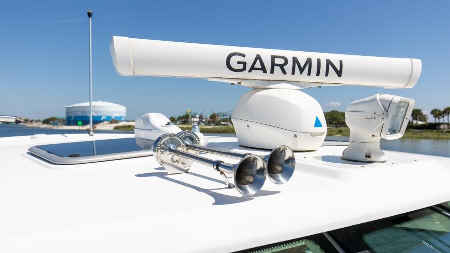 2019 Boston Whaler 345 Conquest Radar