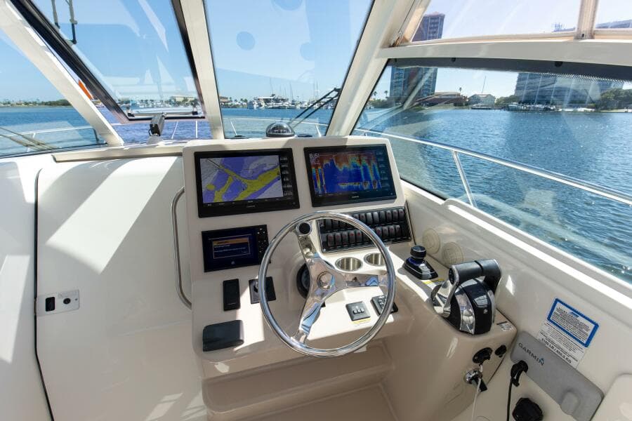 2019 Boston Whaler 345 Conquest Electronics 1