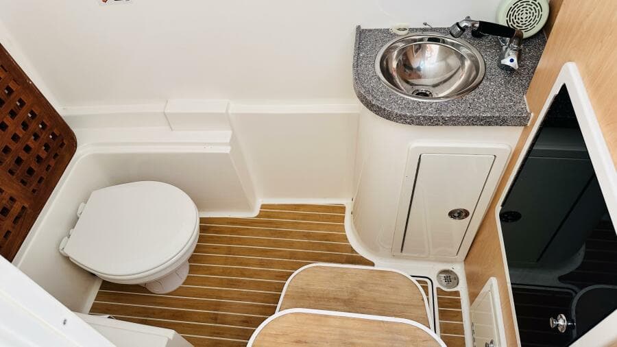 2019 World Cat 320 DC