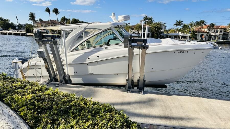 2019 World Cat 320 DC