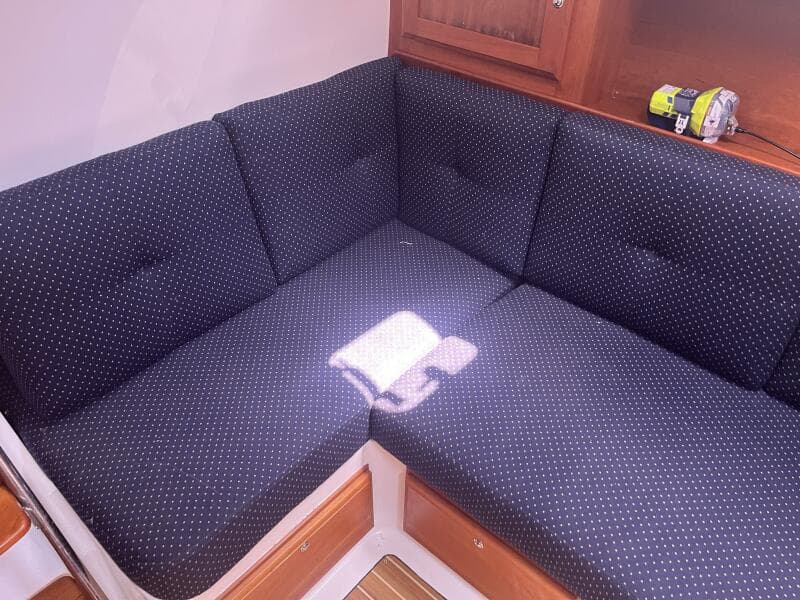 2013 Back Cove 34 - Settee