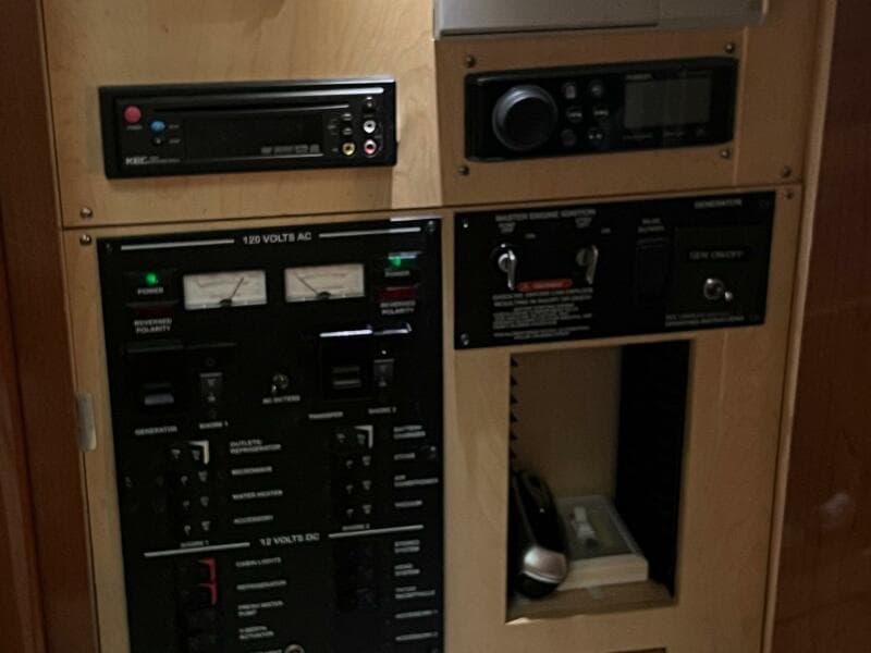 2008 Sea Ray 330 Sundancer