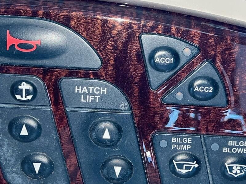 2008 Sea Ray 330 Sundancer