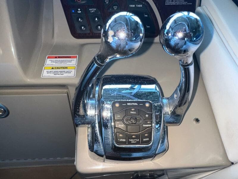 2008 Sea Ray 330 Sundancer