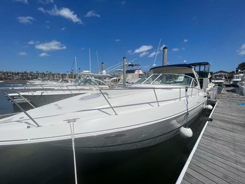 2007 Cruisers Yachts 340 Express