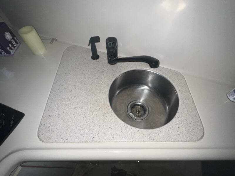 1997 Cruisers Yachts 3575