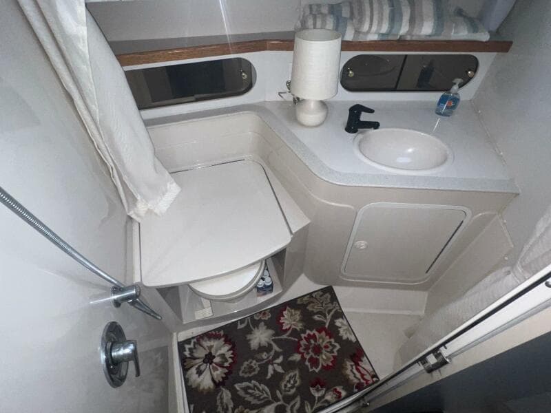 1997 Cruisers Yachts 3575