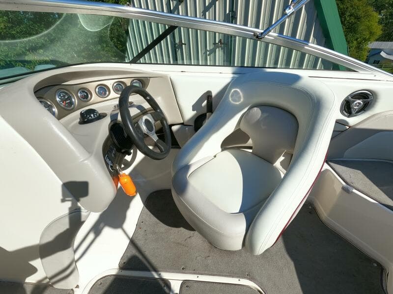 2008 Bryant 210 Bowrider