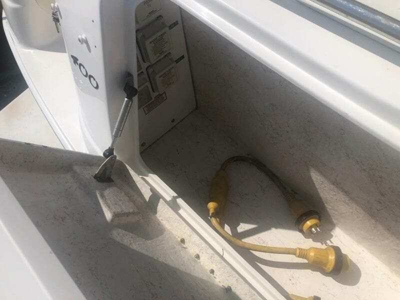 2003 Sea Ray 400 Sedan Bridge