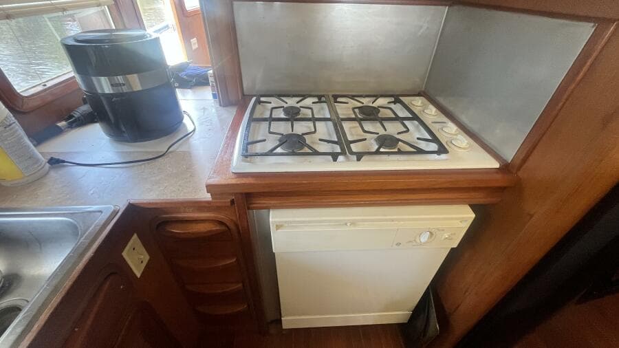 1986 Marine Trader Med Yacht 62 Yachtfish