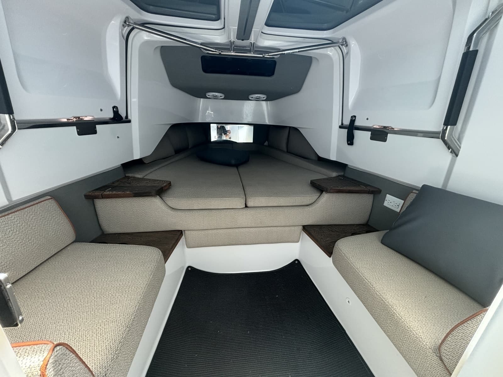 2020 Axopar 37 XC - Photo 23