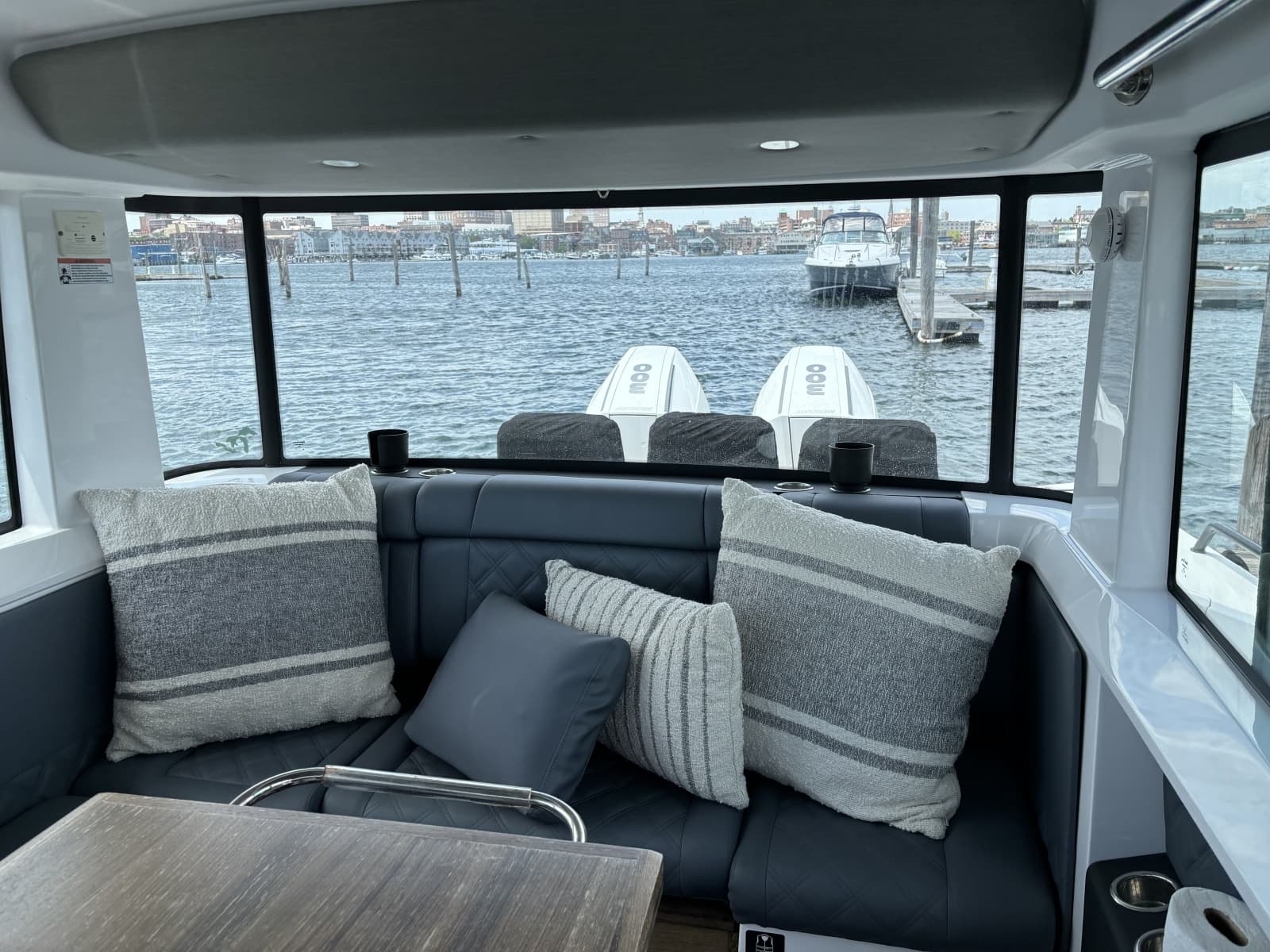 2020 Axopar 37 XC - Photo 19