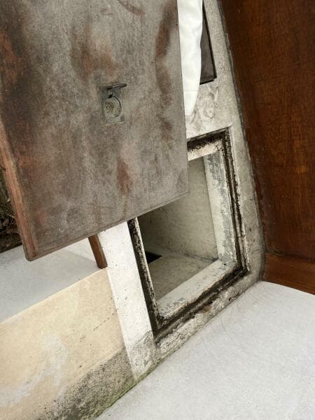 Ice Box Access In Fwd Port Cockpit