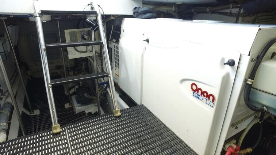 2006 Hatteras 68 Convertible