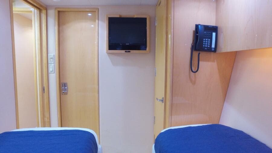 2006 Hatteras 68 Convertible