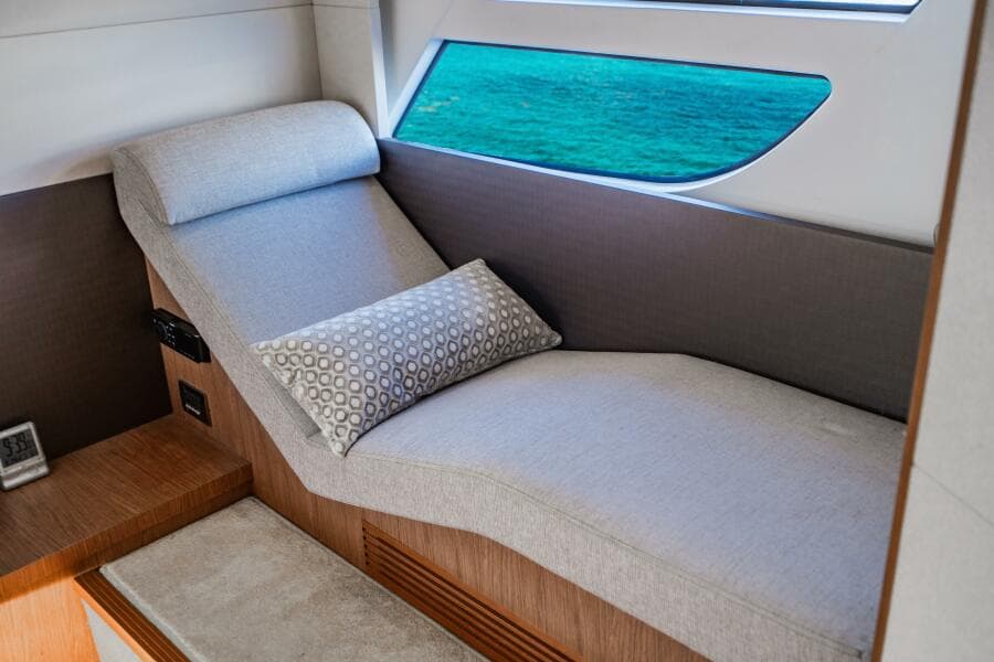 2016 Beneteau Gran Turismo 49