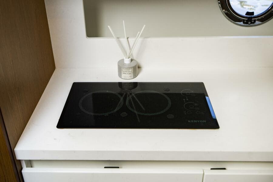 2016 Beneteau Gran Turismo 49