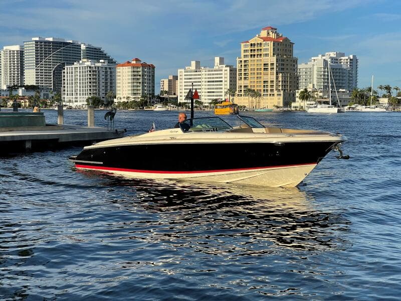 2015 Chris-Craft Launch 32RJ