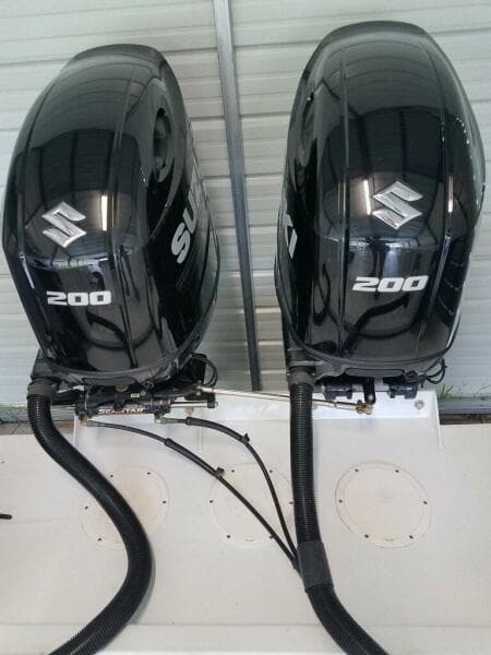 1988 Mako 261 Center Console